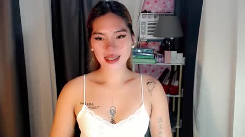 Snapshot of andrea06121998 chatting on 04/13/26, 12:43 andrea06121998 online show from 04/13/26, 12:43