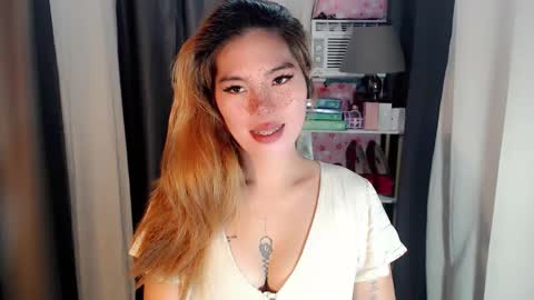 Snapshot of andrea06121998 chatting on 04/23/26, 11:42 andrea06121998 online show from 04/23/26, 11:42