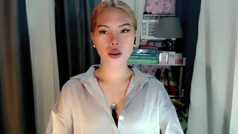 andrea06121998 online show from 06/19/26, 04:22
