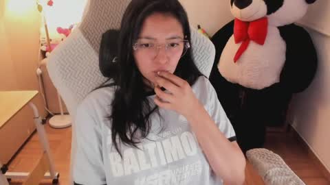Snapshot of andrea_bonnie chatting on 03/20/26, 01:32 andrea_bonnie online show from 03/20/26, 01:32