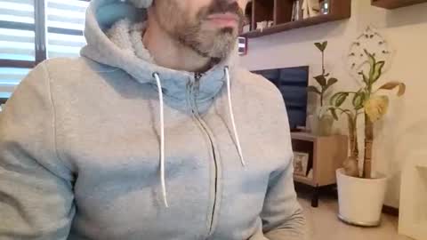 Snapshot of andrea_feetlover chatting on 02/15/26, 06:21 andrea_feetlover online show from 02/15/26, 06:21