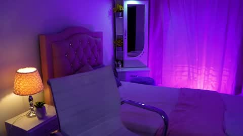 Snapshot of andrea_garciat chatting on 02/10/25, 05:30 Andrea online show from 02/10/25, 05:30