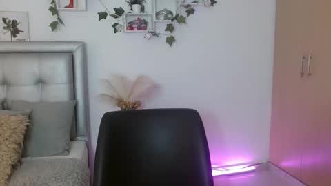 Snapshot of andrea_garciat chatting on 03/31/26, 10:10 Andrea online show from 03/31/26, 10:10