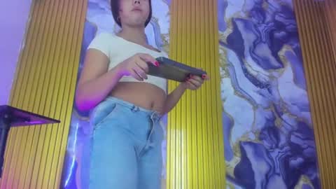Snapshot of andrea_giraldo_ chatting on 07/11/26, 07:49 Andrea online show from 07/11/26, 07:49