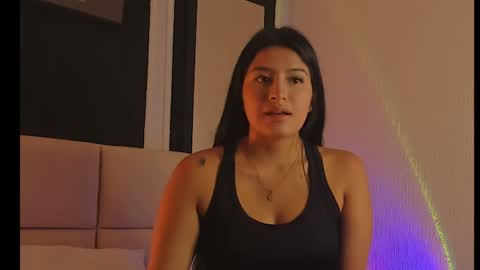 Snapshot of andrea_gomes_ chatting on 01/15/25, 04:15 andrea online show from 01/15/25, 04:15