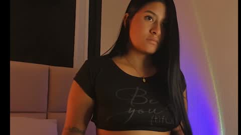 Snapshot of andrea_gomes_ chatting on 01/17/25, 04:28 andrea online show from 01/17/25, 04:28