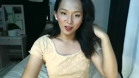 yanie online show from 12/05/25, 01:36