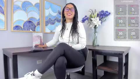 Snapshot of andreaa_zoee_ chatting on 10/14/25, 02:18 Andrea Zoelins online show from 10/14/25, 02:18