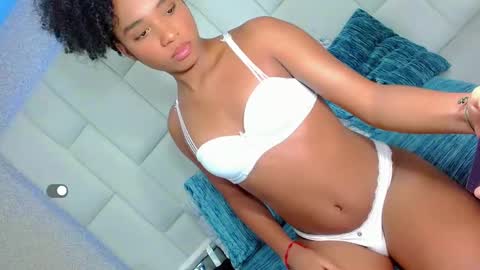 Snapshot of andreayano chatting on 09/10/25, 11:27 andreayano online show from 09/10/25, 11:27