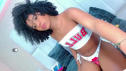 Snapshot of andreayano chatting on 09/22/25, 06:15 andreayano online show from 09/22/25, 06:15