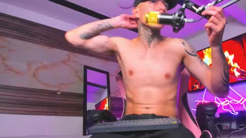 andrees_s online show from 10/11/25, 04:12