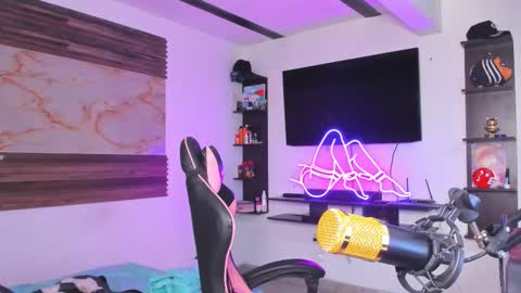 andrees_s online show from 10/13/25, 11:27