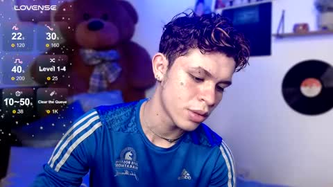 Snapshot of andreewwolffman chatting on 02/07/25, 12:31 Andrew online show from 02/07/25, 12:31