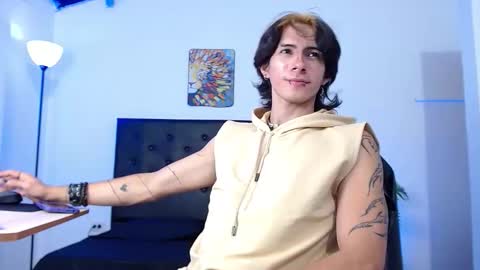 Snapshot of andreey50 chatting on 11/29/25, 08:45 Andrey online show from 11/29/25, 08:45