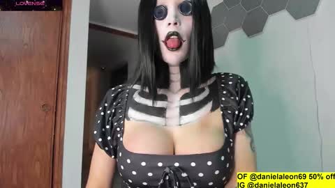 onlyfans danielaleon69   IG danielaleon637 online show from 10/31/25, 02:01