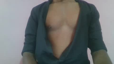 Snapshot of andres01_ chatting on 03/20/26, 12:21 andres01_ online show from 03/20/26, 12:21