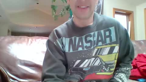 Snapshot of andres11111111111 chatting on 02/08/25, 05:29 andres11111111111 online show from 02/08/25, 05:29