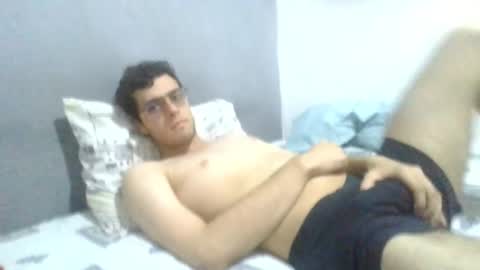 Snapshot of andres129494 chatting on 11/11/25, 07:47 andres129494 online show from 11/11/25, 07:47