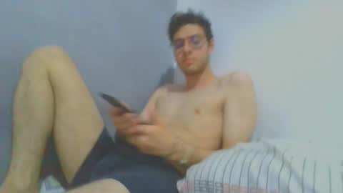 Snapshot of andres129494 chatting on 11/16/25, 02:50 andres129494 online show from 11/16/25, 02:50