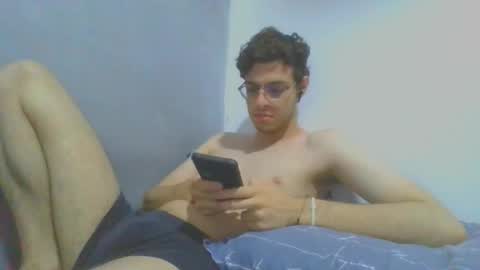 Snapshot of andres129494 chatting on 11/17/25, 02:17 andres129494 online show from 11/17/25, 02:17