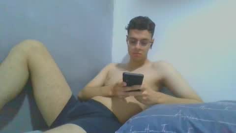 Snapshot of andres129494 chatting on 11/24/25, 02:22 andres129494 online show from 11/24/25, 02:22