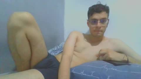 Snapshot of andres129494 chatting on 11/26/25, 02:23 andres129494 online show from 11/26/25, 02:23