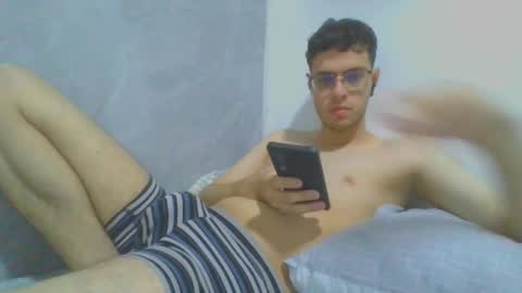 Snapshot of andres129494 chatting on 11/28/25, 02:36 andres129494 online show from 11/28/25, 02:36