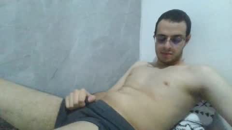 Snapshot of andres129494 chatting on 03/10/26, 01:54 andres129494 online show from 03/10/26, 01:54