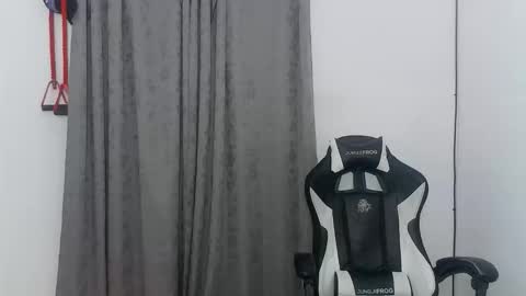 andres180950734 online show from 11/10/25, 11:26