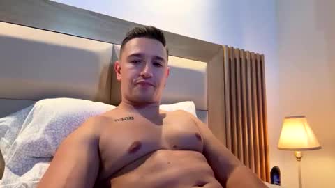 Snapshot of andres_bottero chatting on 03/05/26, 12:50 Andrs botero online show from 03/05/26, 12:50