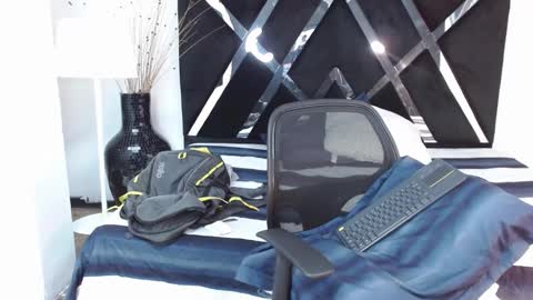 insta andres clark  online show from 02/27/25, 09:36