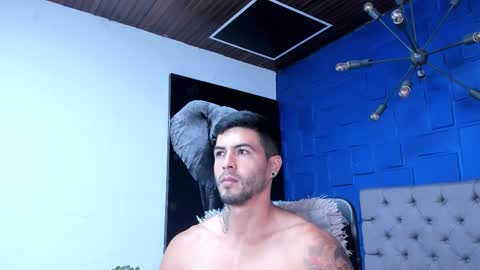 insta andres clark  online show from 11/17/25, 08:14