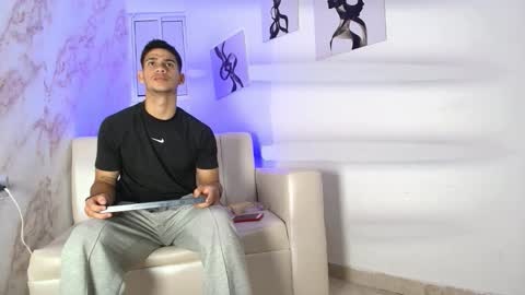 andres_stud online show from 11/04/25, 04:44