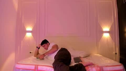 andres_stud online show from 06/25/26, 03:39