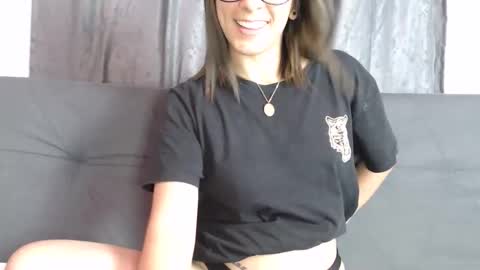 Isa  --------- online show from 12/05/25, 12:19