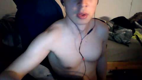 Snapshot of andresse_lat chatting on 07/17/26, 05:03 andresse_lat online show from 07/17/26, 05:03