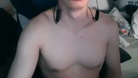 Snapshot of andresse_lat chatting on 07/20/26, 03:43 andresse_lat online show from 07/20/26, 03:43