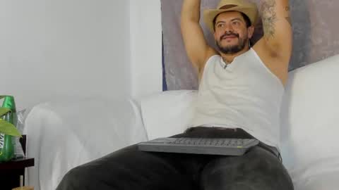 Snapshot of andressmith__ chatting on 06/14/26, 06:43 Andres online show from 06/14/26, 06:43