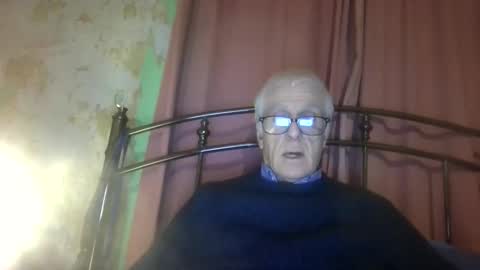 Snapshot of andrew160258 chatting on 12/20/25, 04:14 Andrew online show from 12/20/25, 04:14