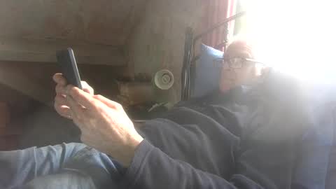 Snapshot of andrew160258 chatting on 04/03/26, 12:36 Andrew online show from 04/03/26, 12:36