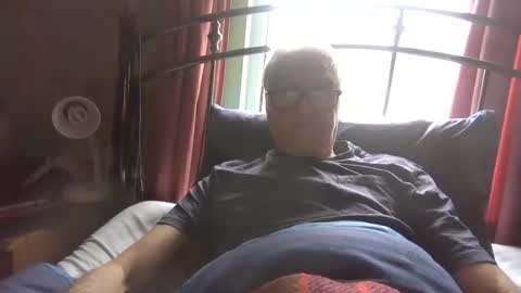 Snapshot of andrew160258 chatting on 04/04/26, 10:57 Andrew online show from 04/04/26, 10:57