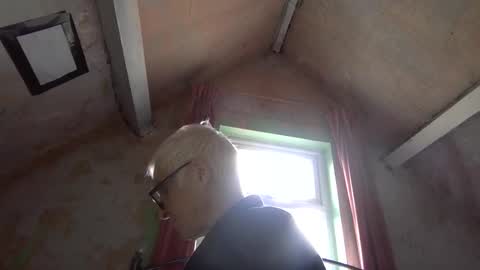 Snapshot of andrew160258 chatting on 04/05/26, 11:51 Andrew online show from 04/05/26, 11:51