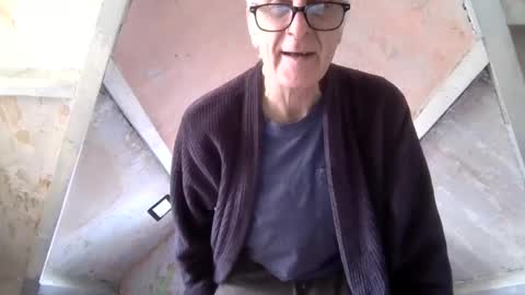 Snapshot of andrew160258 chatting on 04/07/26, 12:38 Andrew online show from 04/07/26, 12:38