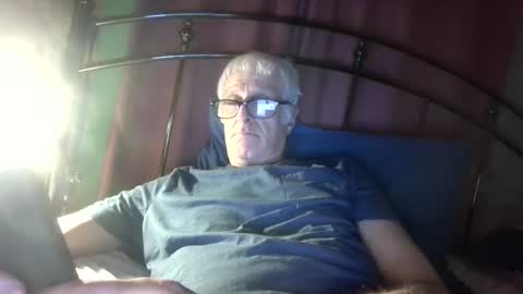 Snapshot of andrew160258 chatting on 04/27/26, 12:30 Andrew online show from 04/27/26, 12:30