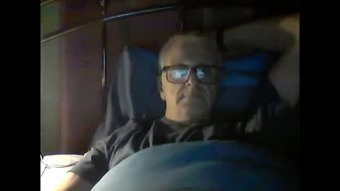 Snapshot of andrew160258 chatting on 05/16/26, 01:02 Andrew online show from 05/16/26, 01:02