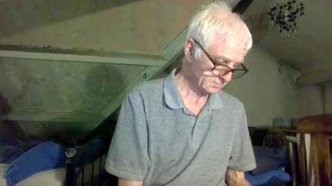 Snapshot of andrew160258 chatting on 06/28/26, 12:16 Andrew online show from 06/28/26, 12:16