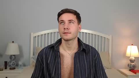 Snapshot of andrew2305 chatting on 10/02/25, 02:24 Justin Andrew online show from 10/02/25, 02:24