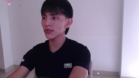 Snapshot of andrew_courtz chatting on 12/03/25, 07:56 Andrew Courtz online show from 12/03/25, 07:56