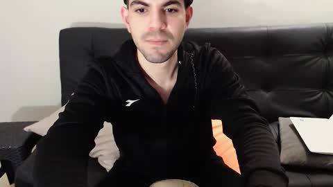 Snapshot of andrew_hot_999 chatting on 12/30/24, 01:58 Andrew online show from 12/30/24, 01:58