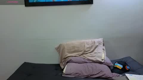 Snapshot of andrew_hot_999 chatting on 10/29/25, 02:25 Andrew online show from 10/29/25, 02:25